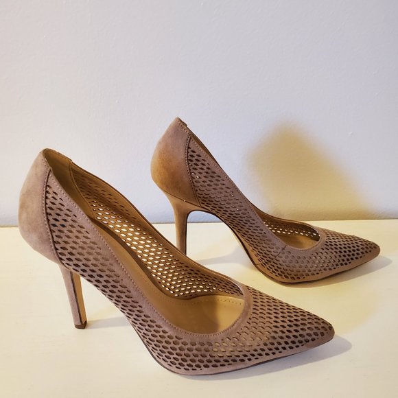 NEW!! BCBG Tan Suede Pumps - 7 1/2 - Picture 2 of 4